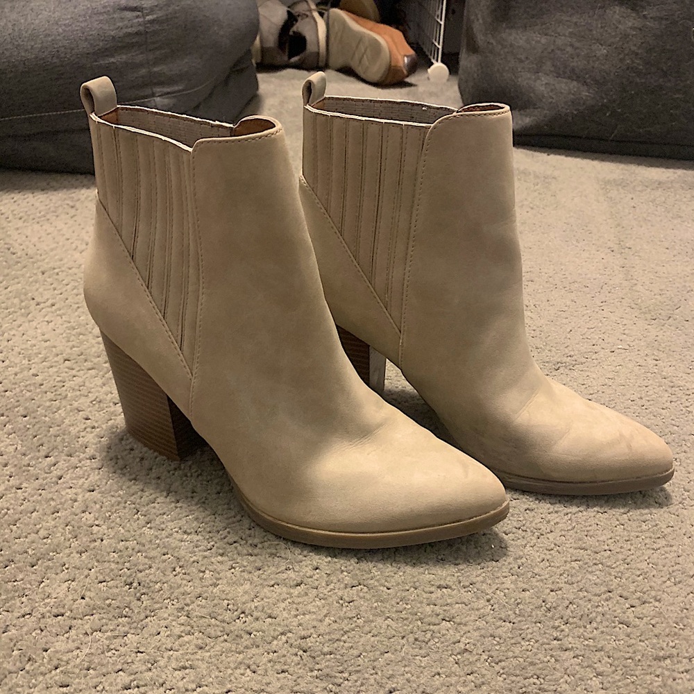 American eagle suede booties boots